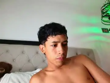 Chaturbate Live Sex of ostin_18hot