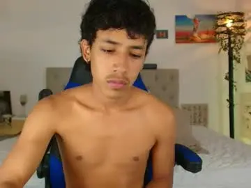 Chaturbate Live Sex Cam of ostin_18hot