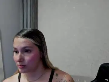 Chaturbate Watch Live Sex Cams of emmaa_white_