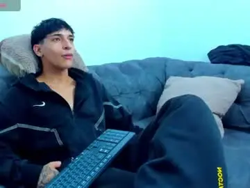 Chaturbate Live Porn of kroywave