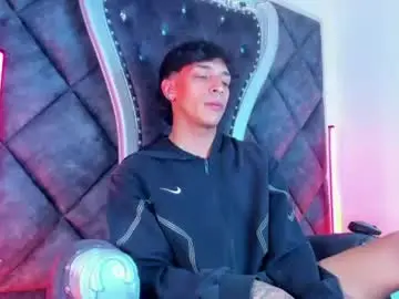 Chaturbate Live Sex Cam of kroywave