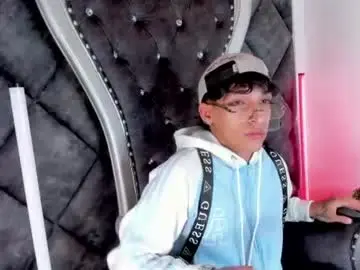 Chaturbate Free Porn Cam of kroywave