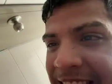 Chaturbate Free Porn Cam of clarentz_baileys