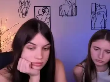 Chaturbate Live Sex Cam of kylie_angel3