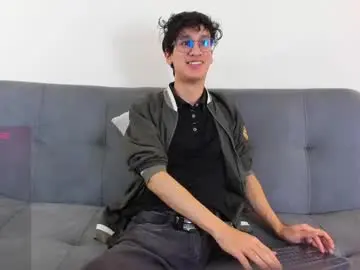 Chaturbate Live Sex Cam of camilo_stark