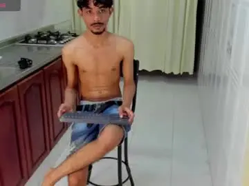 Chaturbate Live Sex Cam of leandro_hills