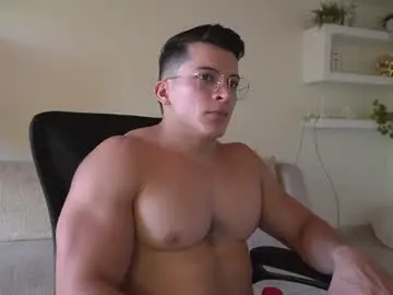 Chaturbate Free Live Porn of maximohoot