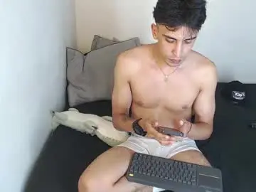 Chaturbate Free Porn Cam of robisson_zack
