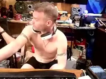 Chaturbate Live Sex Cam of str8foryouguy