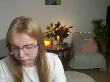 Chaturbate Watch Live Sex Cams of emilyemmi