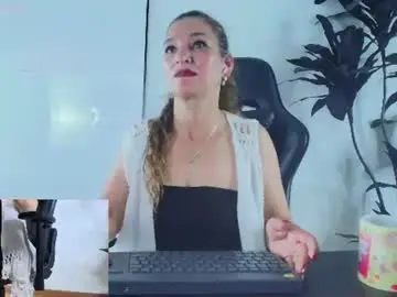 Chaturbate Live Porn of jennamilf_
