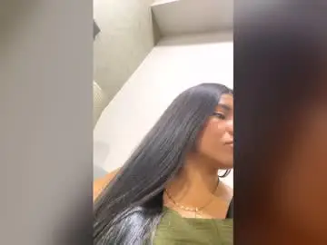 Chaturbate Live Sex Cam of mariana_c