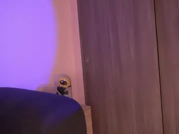 Chaturbate Live Sex Cam of violetta_swift_