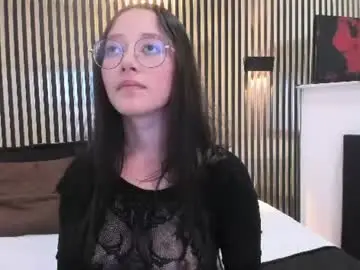 Chaturbate Live Sex Cam of amber_bellee