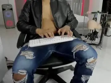 Chaturbate Watch Live Sex Cams of cash_master1