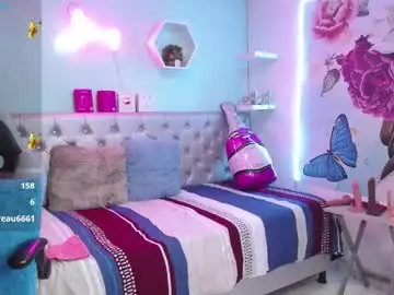 Chaturbate Live Sex of thalia_mills19