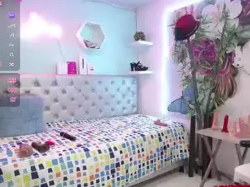 Chaturbate Live Porn of thalia_mills19