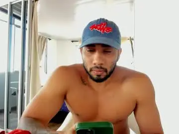 Chaturbate Live Sex Cam of cristobal12cock
