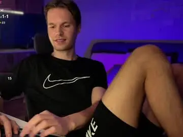 Chaturbate Free Porn Cam of leonnextdoor