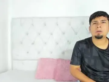 Chaturbate Adult Webcam of tainy_n_harley