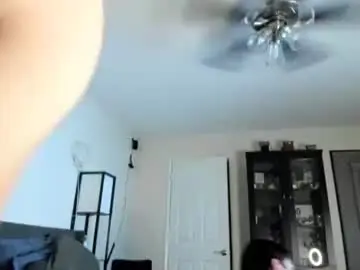 Chaturbate Live Sex Cam of trophytroy