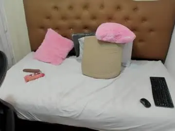 Chaturbate Sex Cam of yeseniaa_25