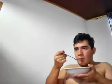 Chaturbate Live Porn of camilowhite_