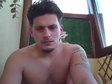 Chaturbate Live Sex Cam of roberto_twink1