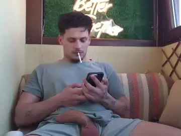 Chaturbate Free Porn Cam of roberto_twink1