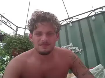 Chaturbate Live Porn of roberto_twink1
