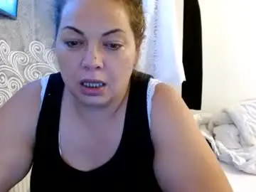 Chaturbate Live Porn of curvymomylore
