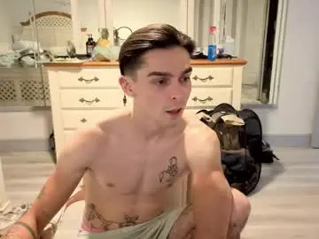 Chaturbate Free Porn Cam of str8whiteboy21
