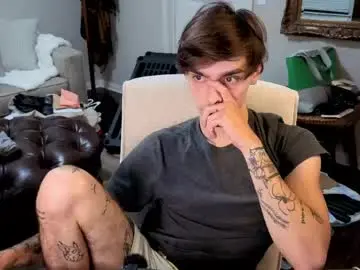 Chaturbate Free Porn Cam of str8whiteboy21