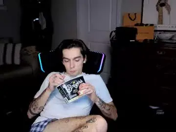 Chaturbate Free Porn Cam of str8whiteboy21