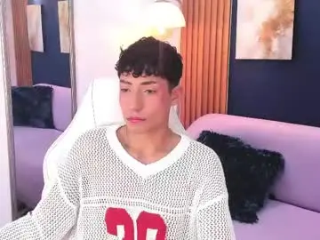 Chaturbate Live Sex Cam of adann_scott
