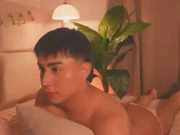 Chaturbate Watch Live Sex Cams of enyollbloss