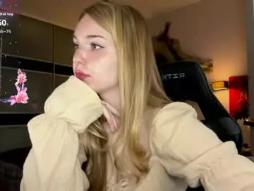 Chaturbate Best live sex cam show of evacarter1