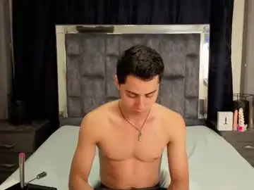 Chaturbate Adult Video Chat of leomonnroe