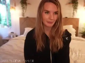 Chaturbate Live Sex Cam of phoenix_taylor