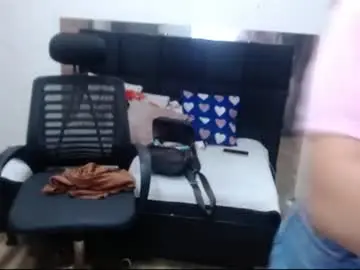 Chaturbate Live Sex Cam of samantha__karolstone