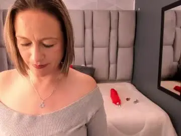 Chaturbate Nude Webcam of charlot_milf