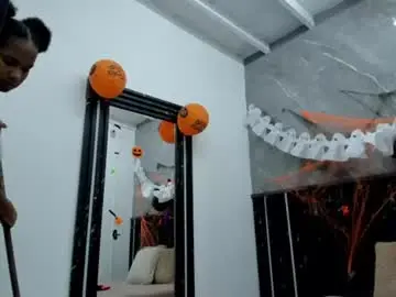 Chaturbate Watch Live Sex Cams of dulce_phoenix