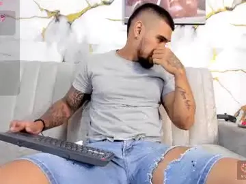 Chaturbate Live Sex Cam of aaronhunter__