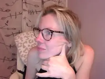 Chaturbate Watch Live Sex Cams of holly_bourbon