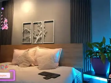 Chaturbate Live Sex Cam of eliseplayboobs