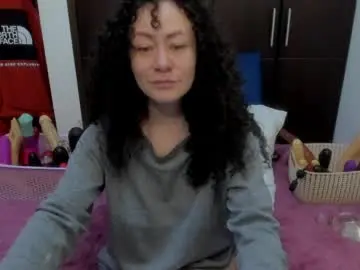 Chaturbate Best live sex cam show of laura_anal_