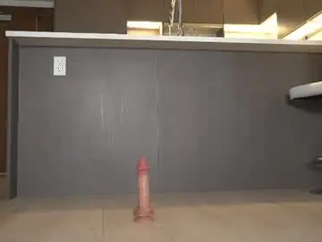 Chaturbate Live Sex Cam of petite_fuck