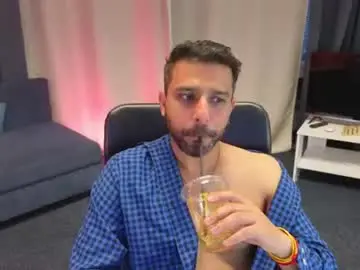 Chaturbate Sex Cam of ryannsteel