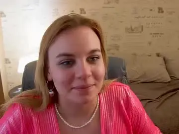 Chaturbate Live Sex Cam of glow_margo