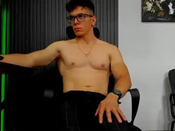 Chaturbate Live Sex Cam of juliansexxx16
